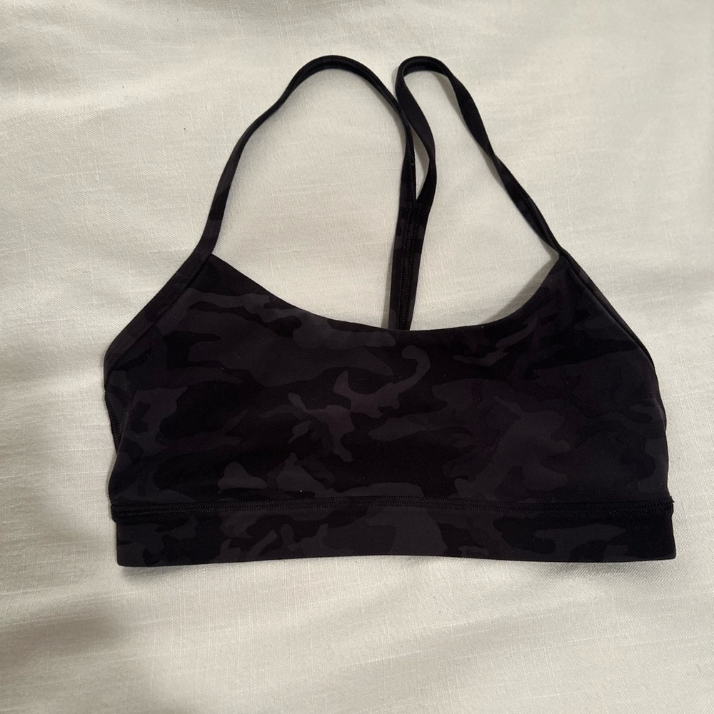 Lululemon sports bra flow y